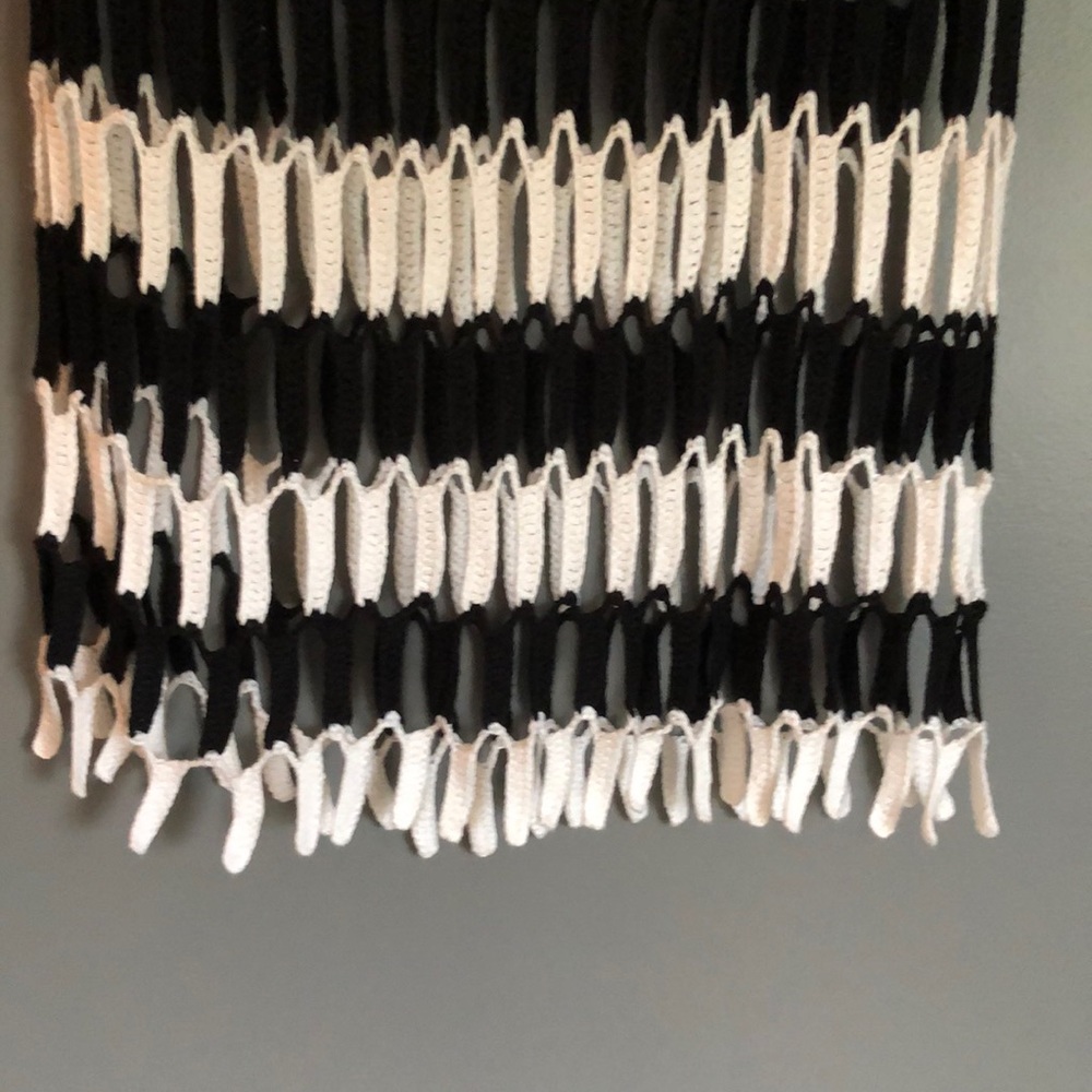 Woven black and white skirt - excellent condition - Picture 7 of 8